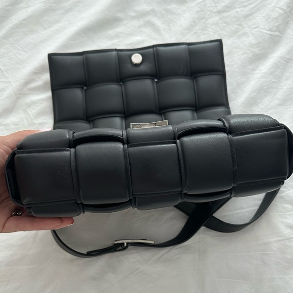 Black Bottega Padded Cassette bag - Picture 5 of 7